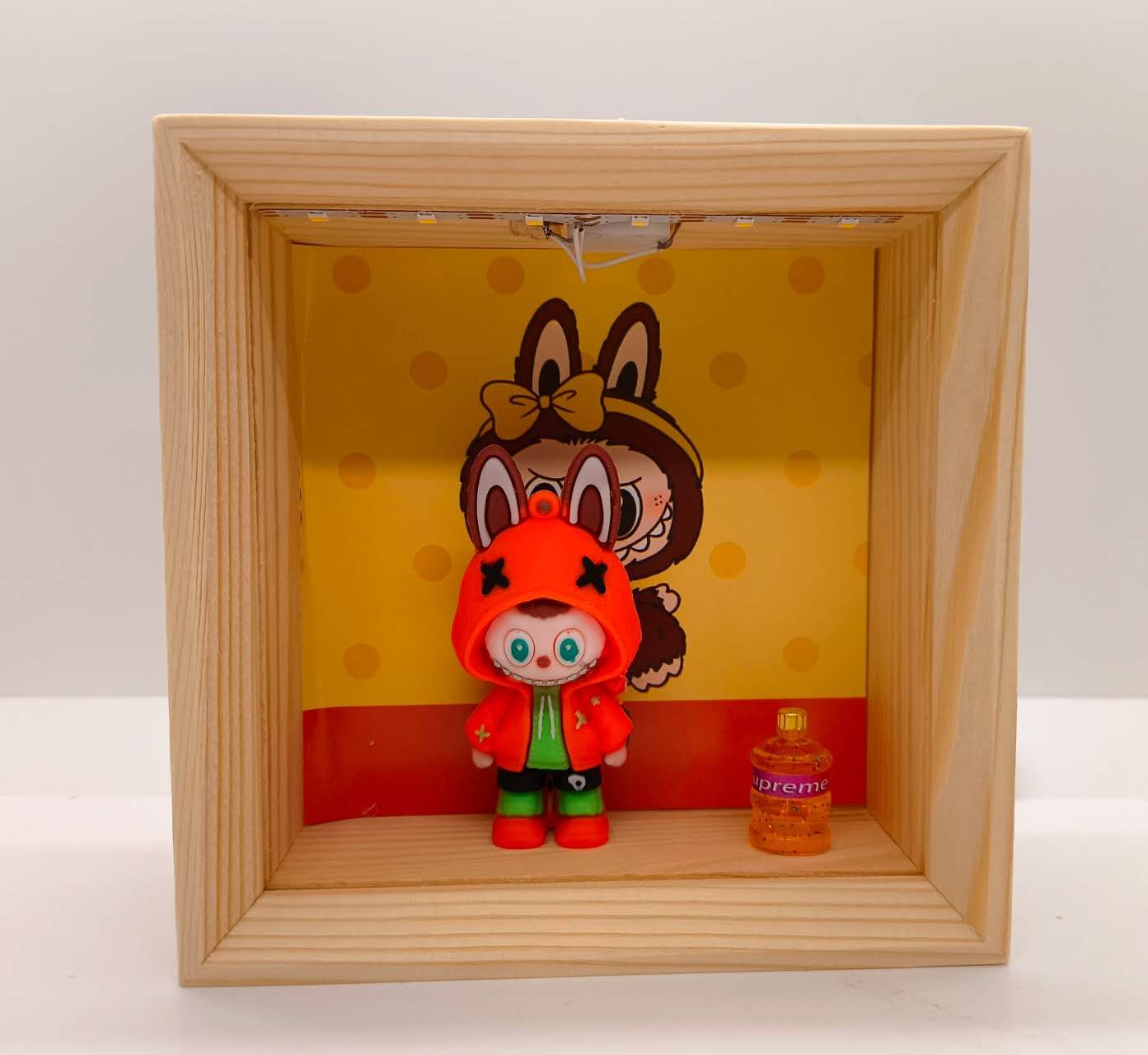 091fe8a59b6e679a9cc76e182bfcfc43 Labubu Light Up Frame - Image 1